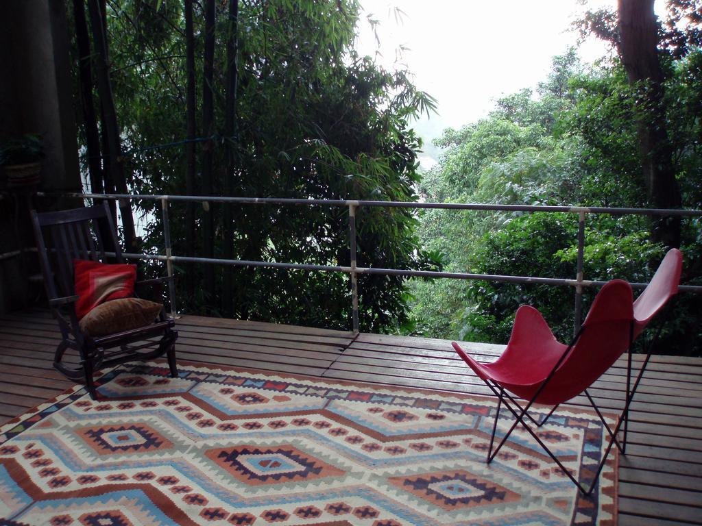 Couette-café Vitoria Regia 3*